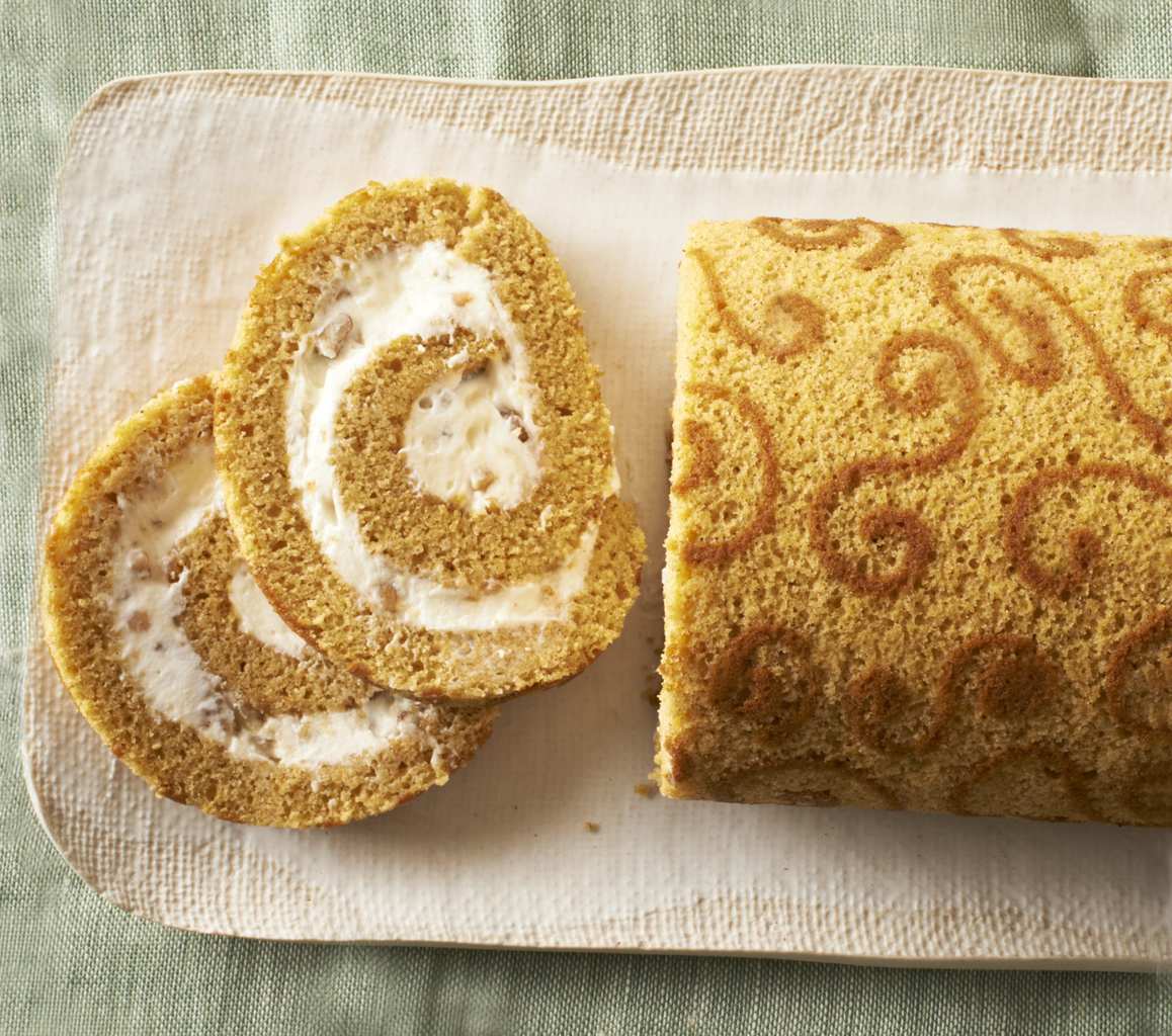 Pumpkin Cake Roll With Toffee Cream Cheese Filling