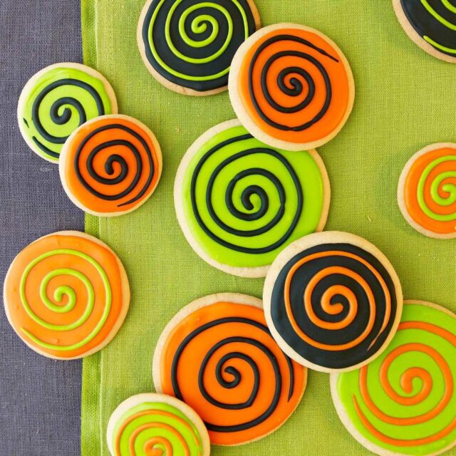 Spooky Spiral Halloween Cookies - Tara Teaspoon