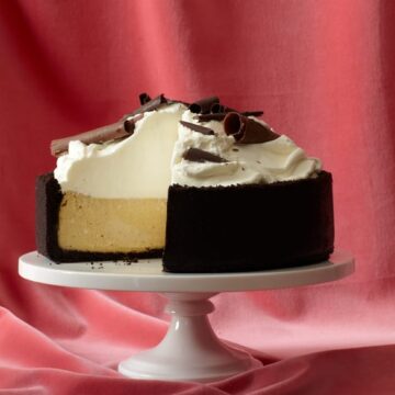 Spiced Cheesecake on white cake stand