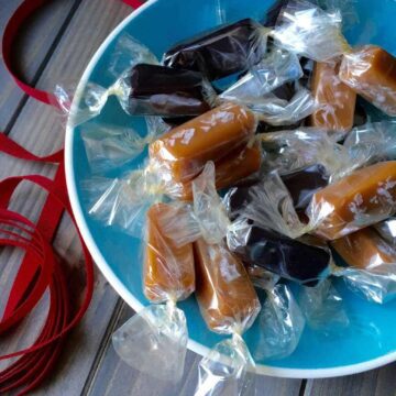 Vanilla and licorice caramels in blue bowl