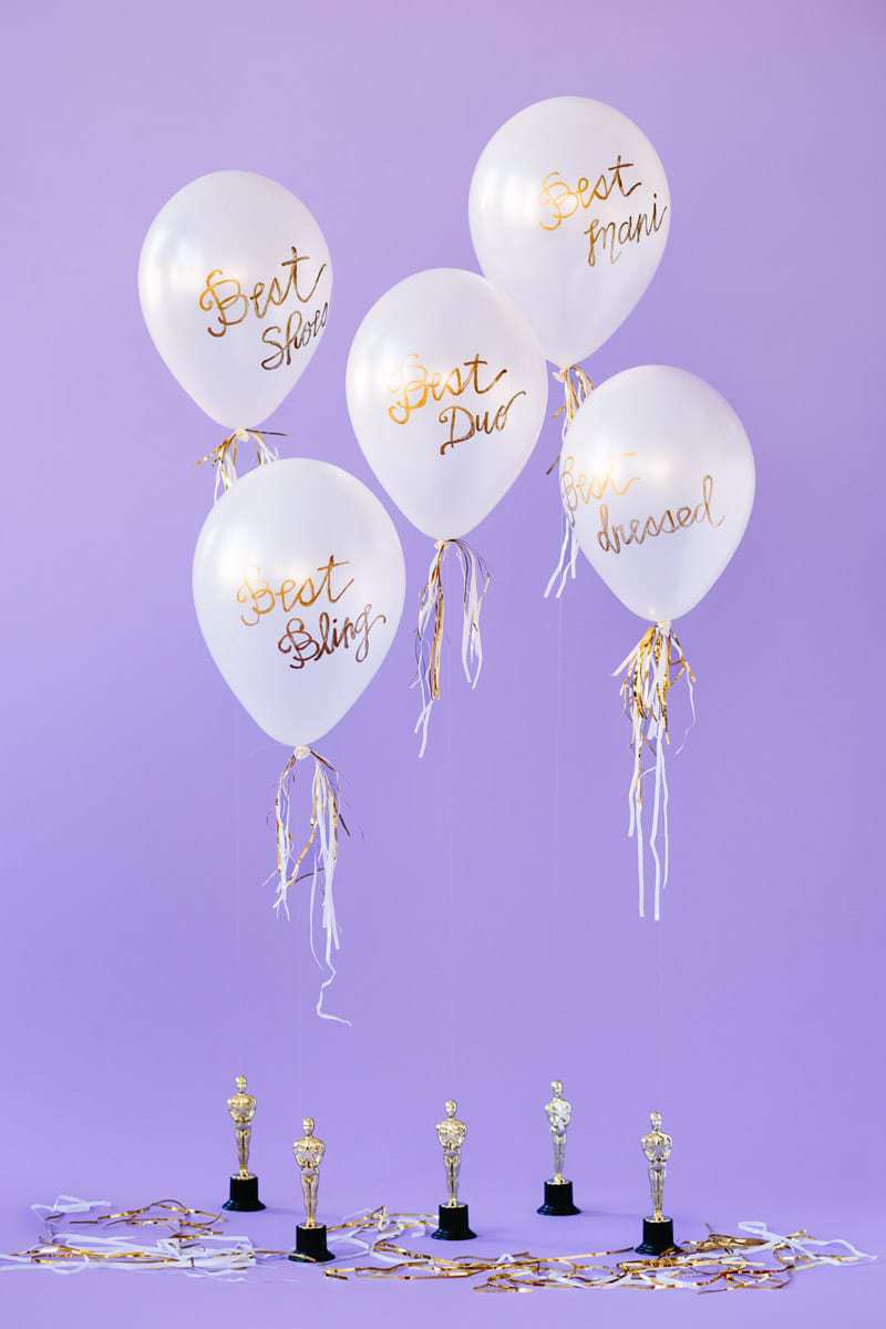 DIY-Oscar-Party-Balloon-Awards