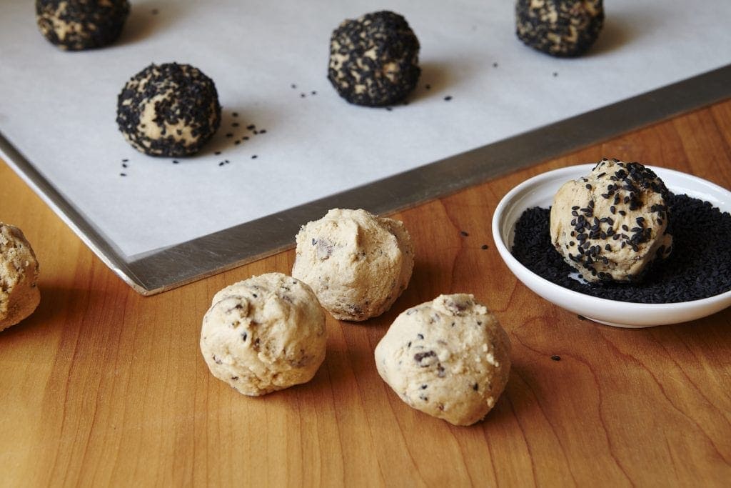 Making Black Sesame Chocolate Chip Cookies