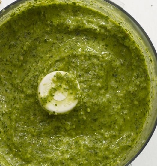 Pesto in food processor