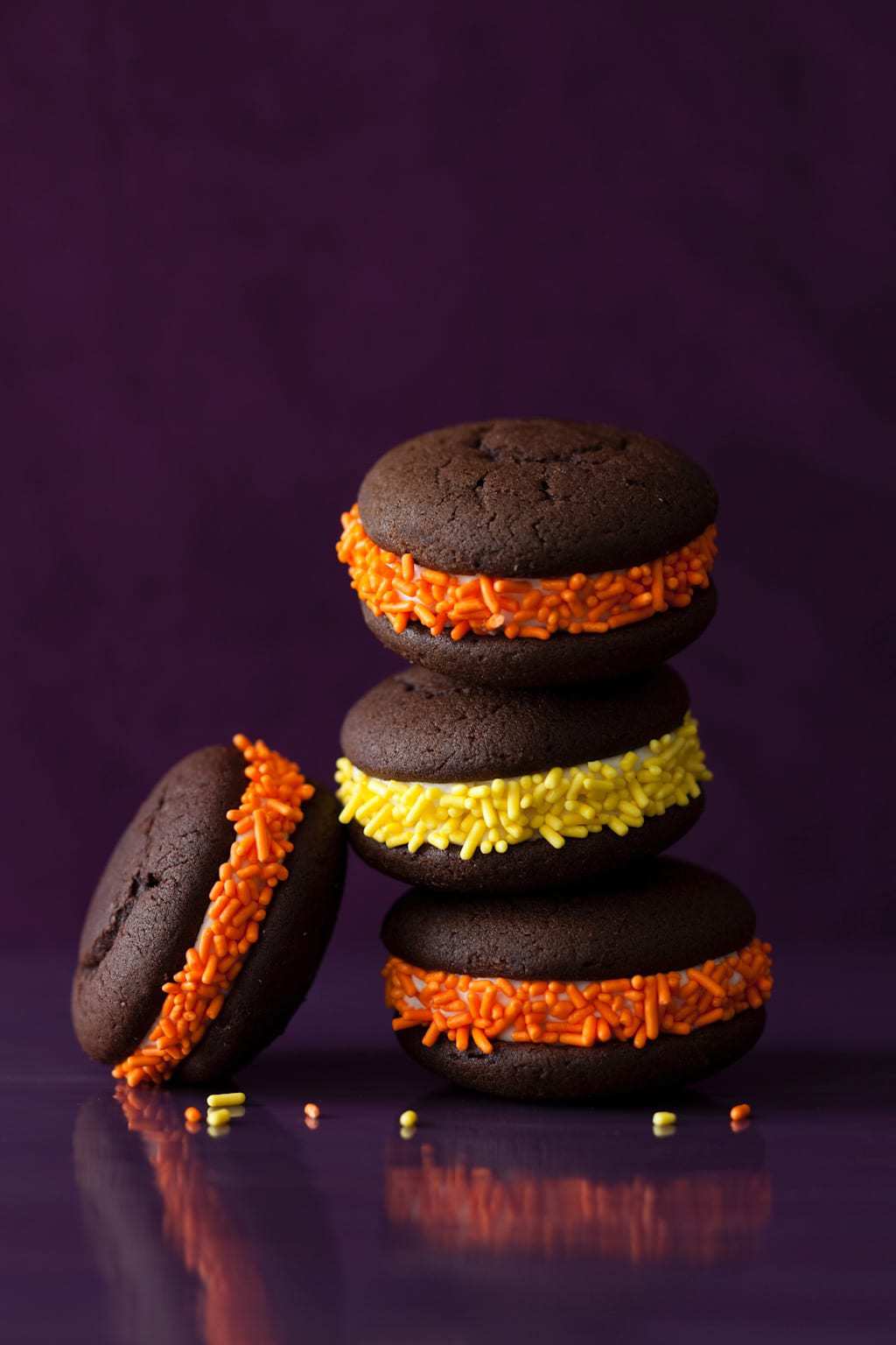 https://tarateaspoon.com/wp-content/uploads/2016/10/Halloween-Whoopie-Pies-beauty-stack.jpg