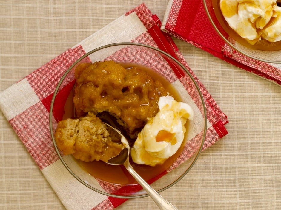 apple dumplings with cream