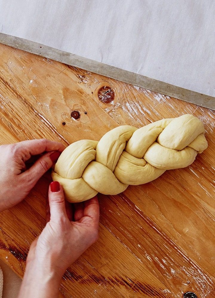 securing braided pulla dough