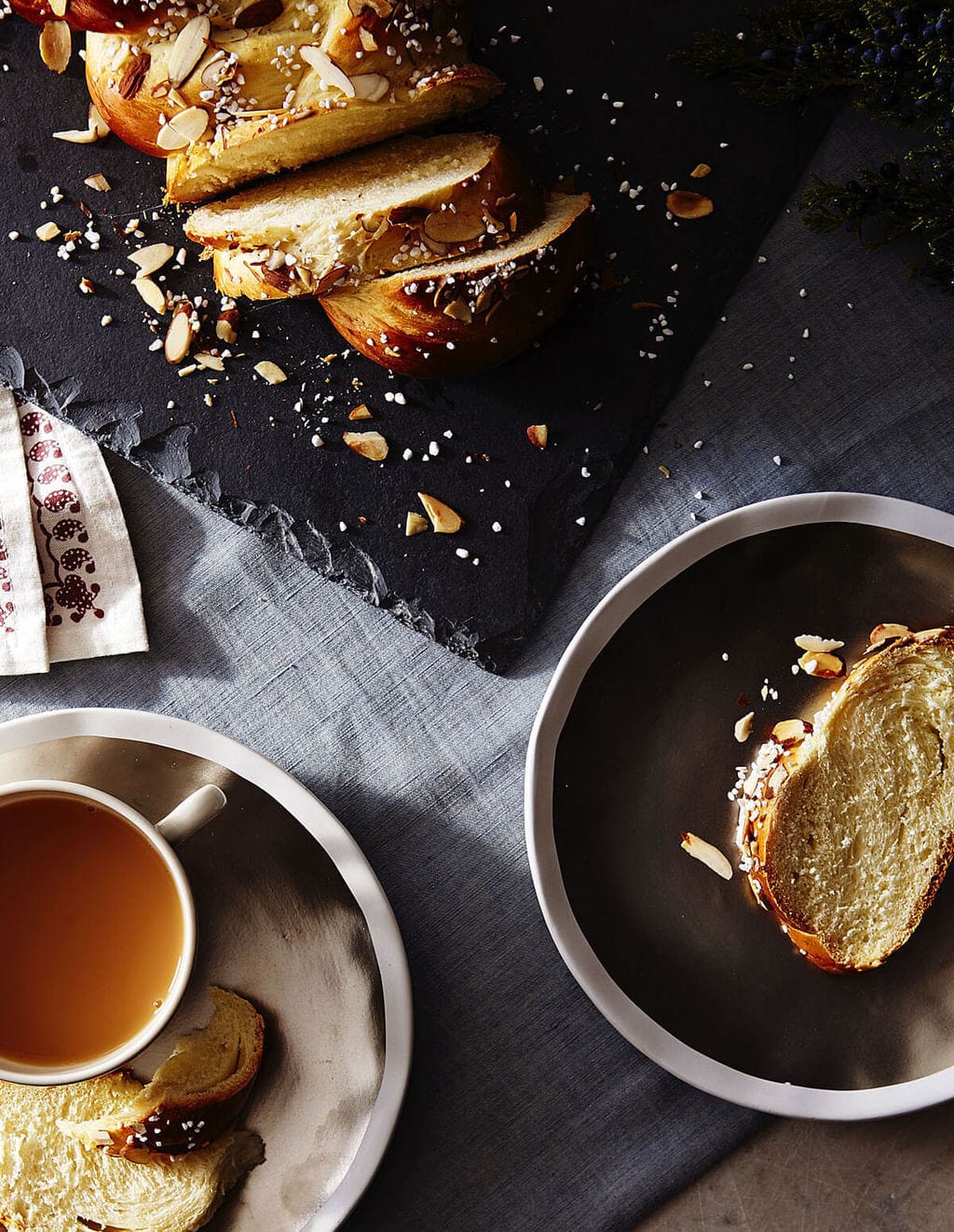 Sliced pulla bread with coffee