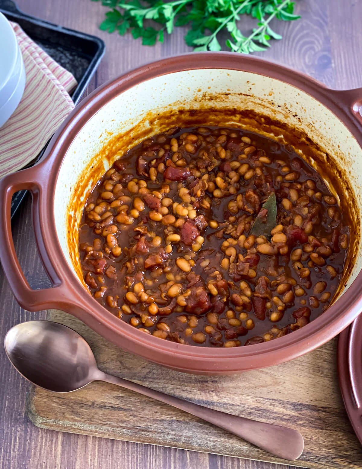 pot of cooked Boston baked beans