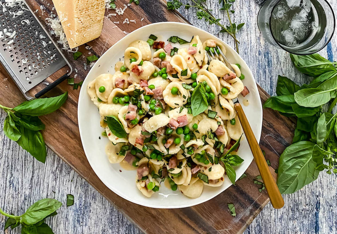 pasta with basil and ham