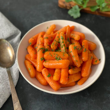 honey glazed carrots with parsley feature