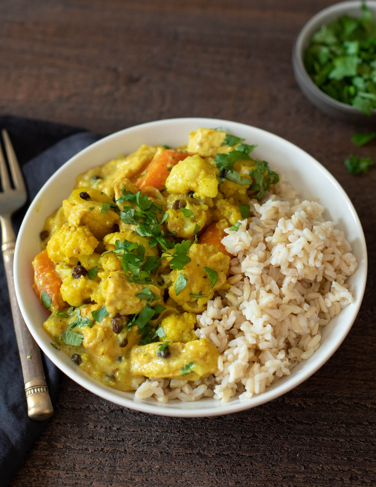 Healthy Slow Cooker Chicken Curry (with Yogurt) - Tara Teaspoon
