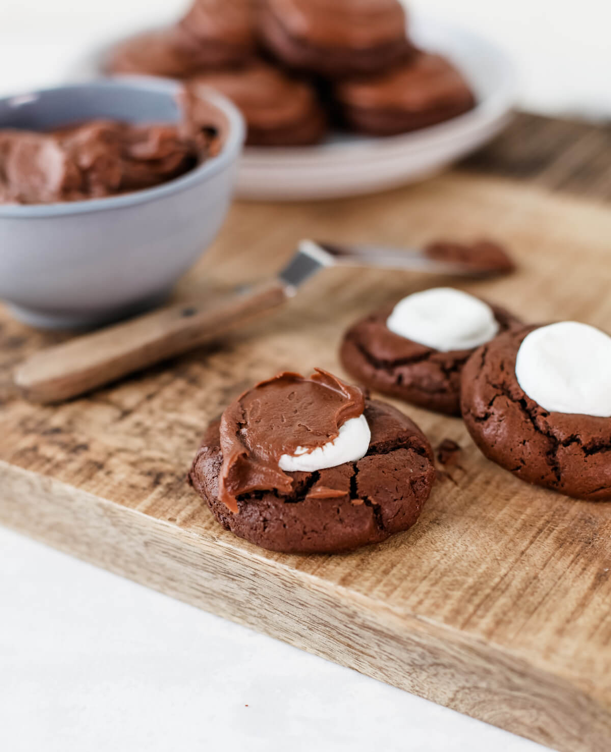 Slow Cooker Peppermint Hot Chocolate {VIDEO} - The Cookie Rookie