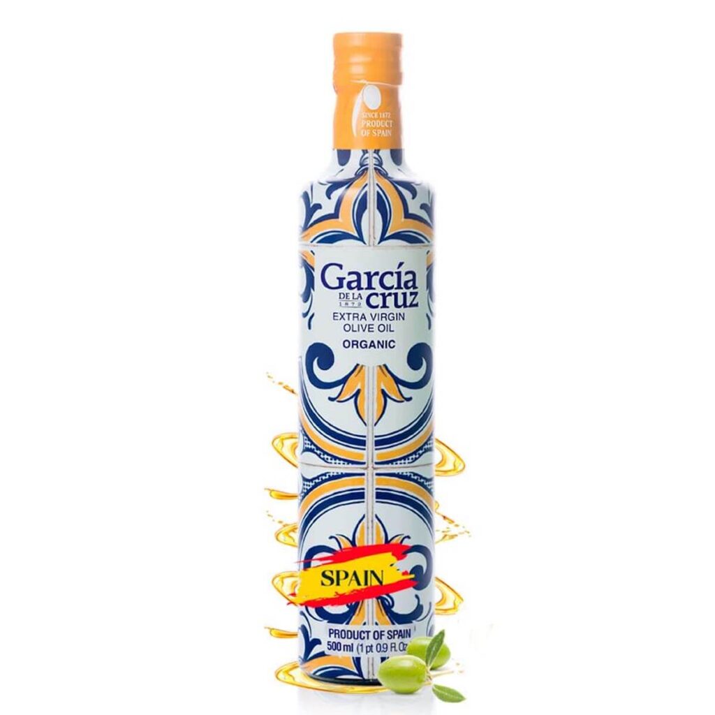 500 ml bottle of Garcia de la Cruz organic, extra virgin olive oil packaged in a blue and yellow design.