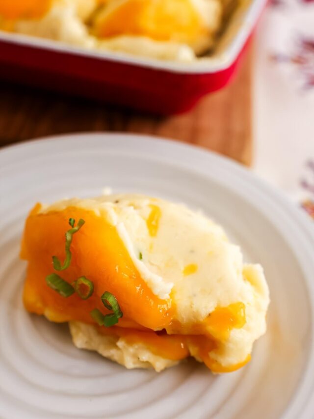 Cheesy Mashed Potatoes Recipe (Three Cheeses!) - Tara Teaspoon