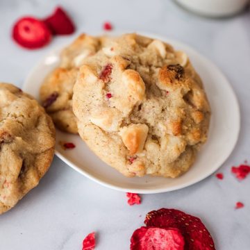Plate of strawberry macadamia nut cookies feature.