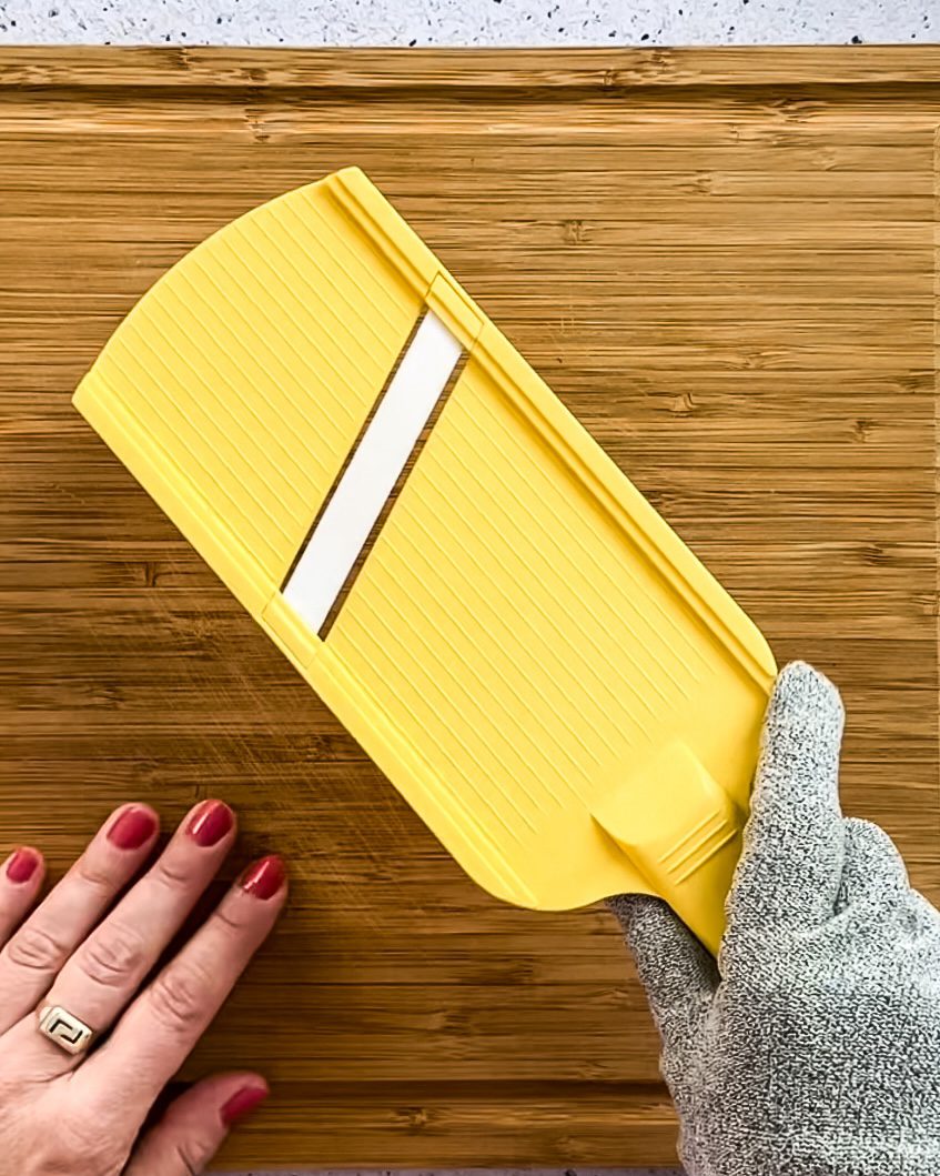 Kyocera paddle slicer with ceramic blade.