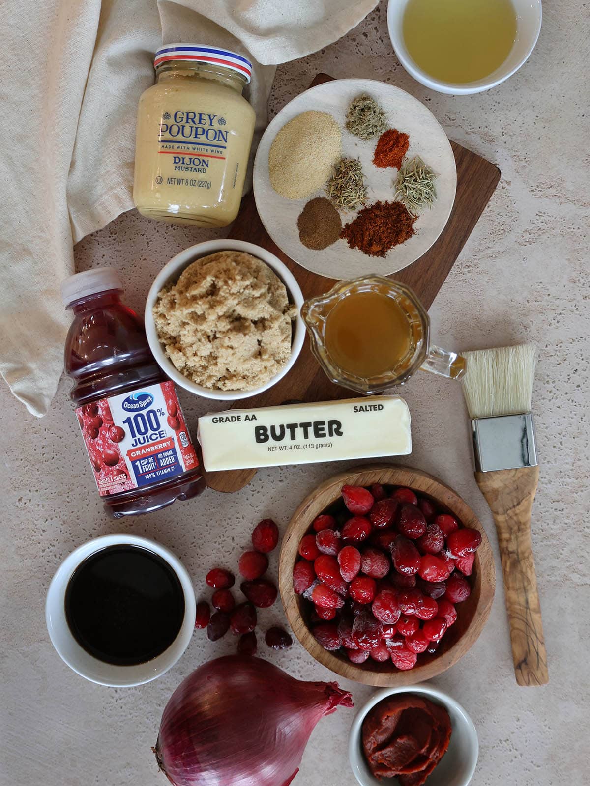Ingredients needed to make cranberry bbq sauce.